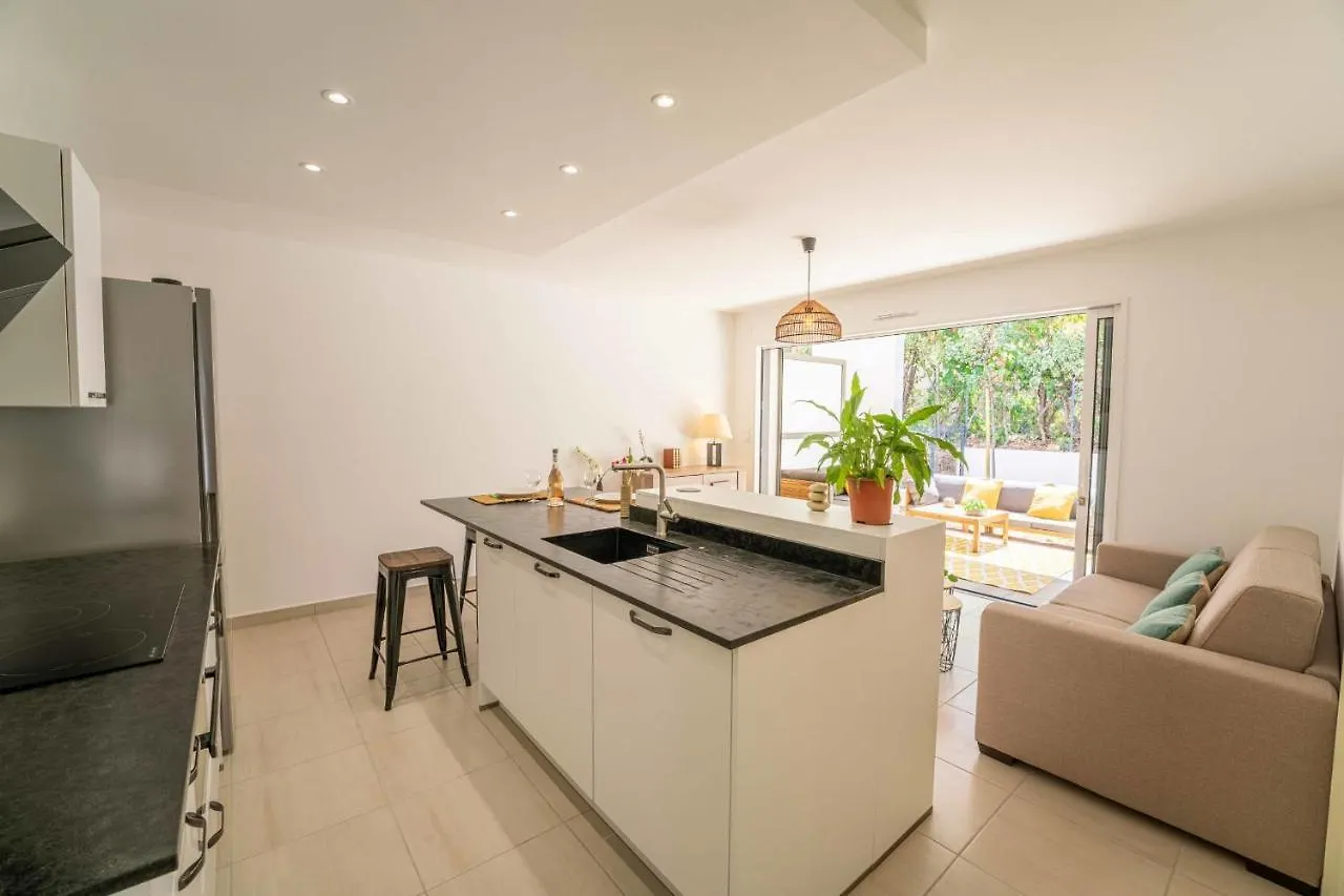 Appartement Les Lecques - Superb New Standing T3 With Garden Swimming Pool & Parking à Saint-Cyr-sur-Mer