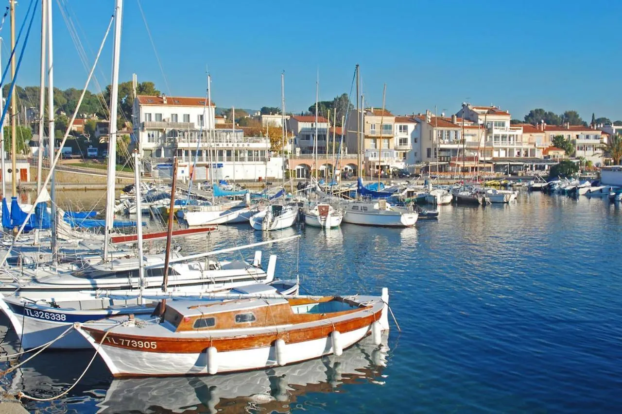 Appartement Les Lecques - Superb New Standing T3 With Garden Swimming Pool & Parking à Saint-Cyr-sur-Mer 0*,  France